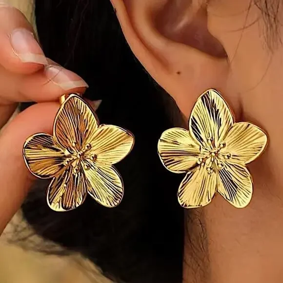 Vintage Gold Flower Earrings Ring Set - Picture 3 of 11